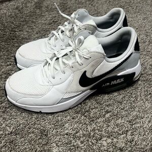 Nike White and Black Sneakers Classic Design